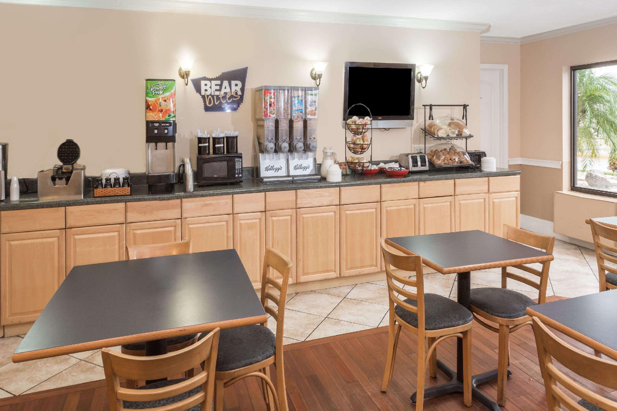 Quality Inn Fort Myers - Cape Coral Zewnętrze zdjęcie
