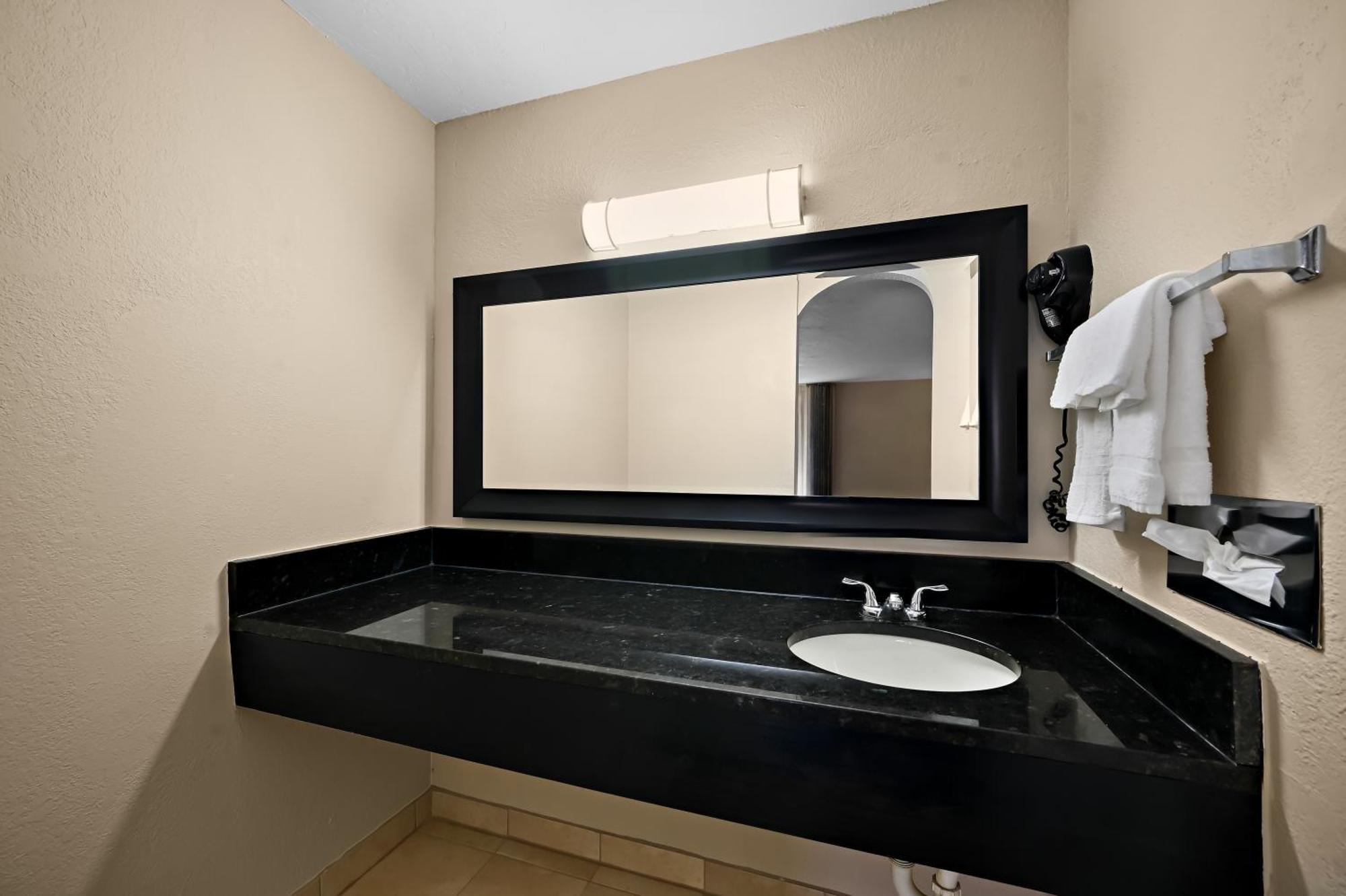 Quality Inn Fort Myers - Cape Coral Zewnętrze zdjęcie