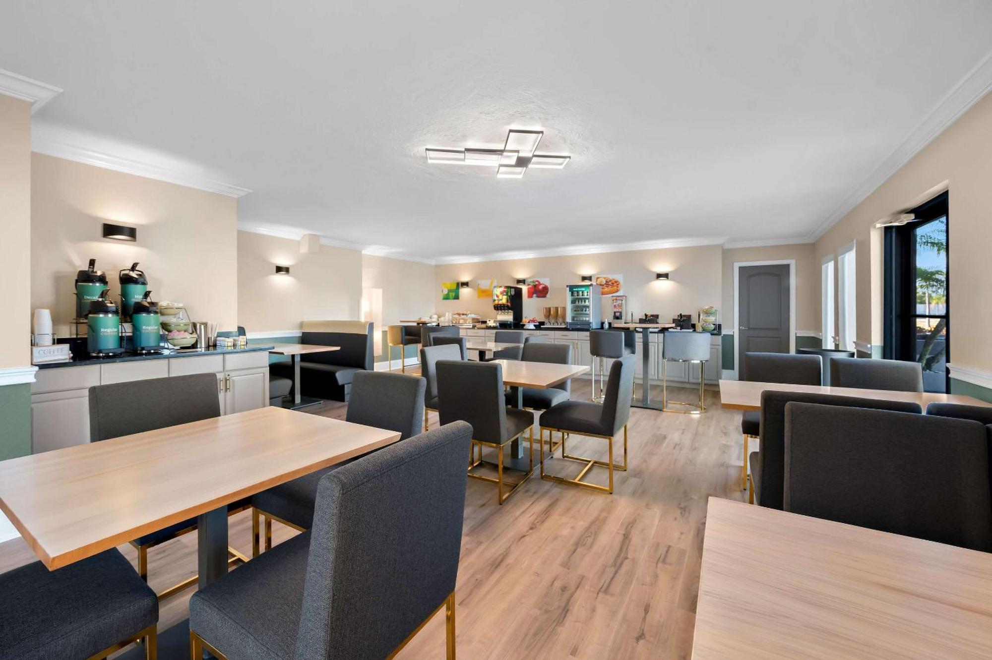 Quality Inn Fort Myers - Cape Coral Zewnętrze zdjęcie